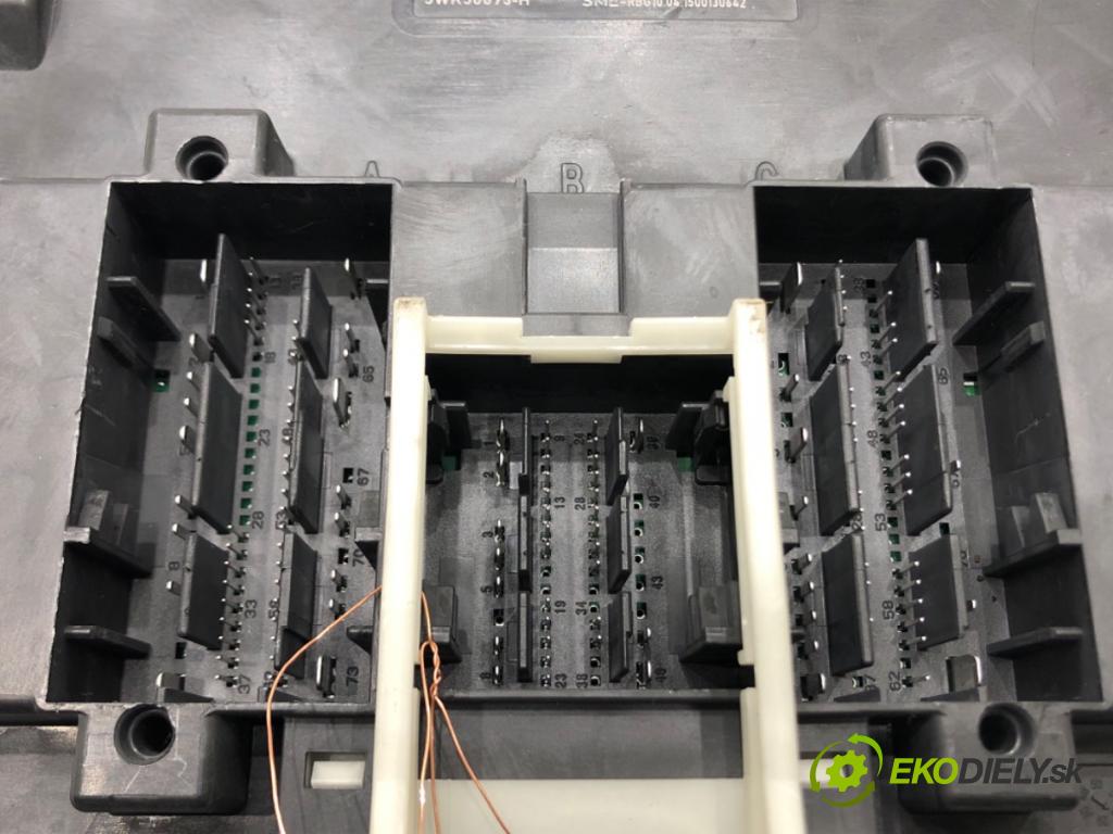 SEAT LEON (5F1) 2012 - 2022    1.6 TDI 77 kW [105 KM] olej napędowy 2012 - 2022  Modul komfortu 5Q0937084AJ (Moduly komfortu)