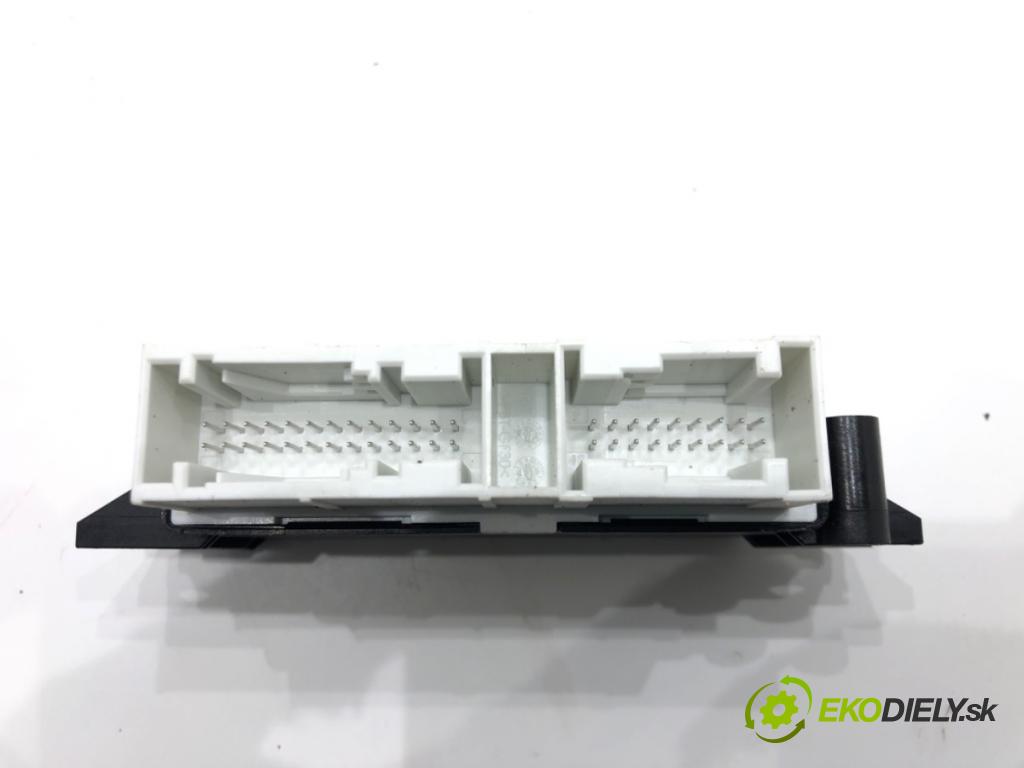 SEAT LEON (5F1) 2012 - 2022    1.6 TDI 77 kW [105 KM] olej napędowy 2012 - 2022  Modul PDC 5Q0919294E (Ostatné)