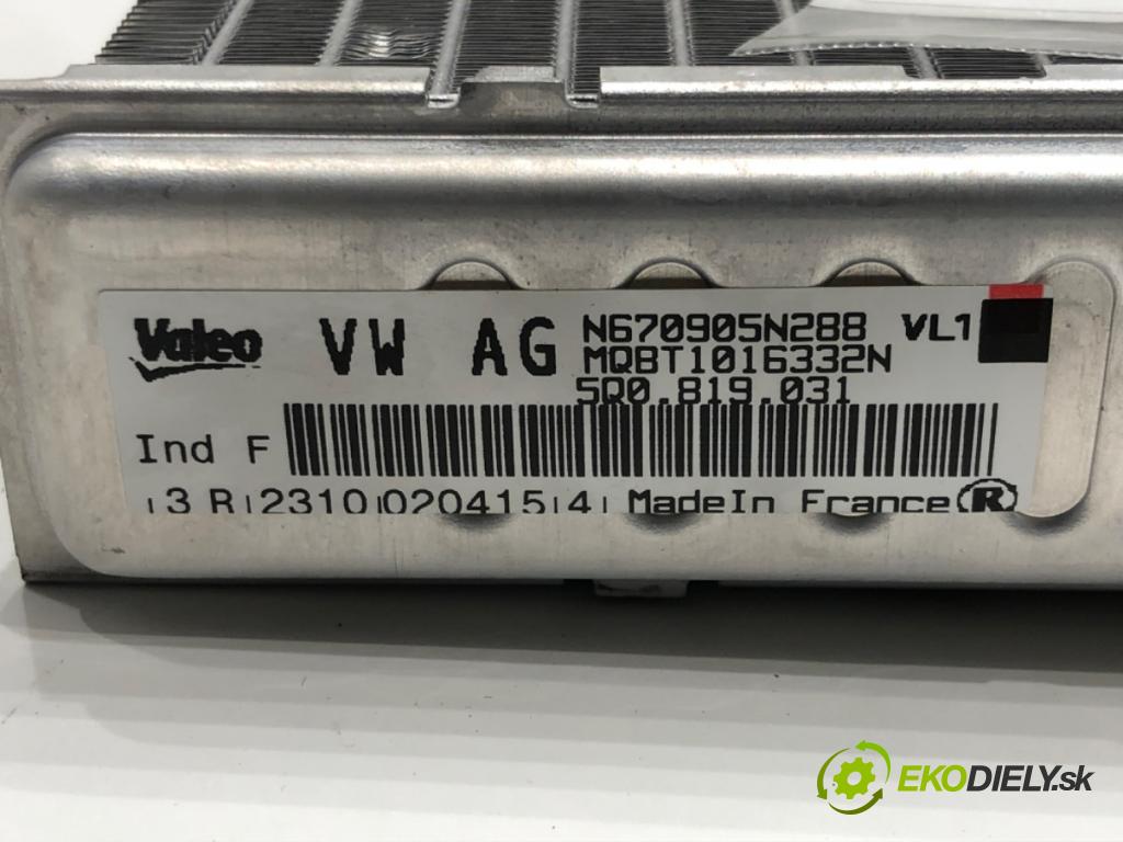 SEAT LEON (5F1) 2012 - 2022    1.6 TDI 77 kW [105 KM] olej napędowy 2012 - 2022  topné těleso radiátor topení 5Q0819031 (Radiátory topení)