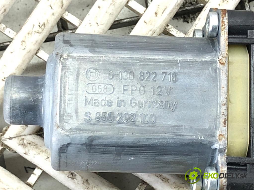 SEAT LEON (5F1) 2012 - 2022    1.6 TDI 77 kW [105 KM] olej napędowy 2012 - 2022  mechanismus okna pravý přední část 5Q0959802B