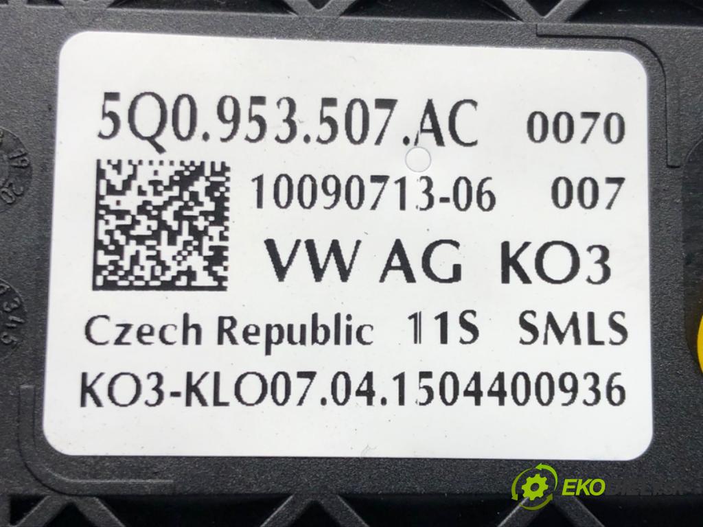 SEAT LEON (5F1) 2012 - 2022    1.6 TDI 77 kW [105 KM] olej napędowy 2012 - 2022  Prepínač kombinovaný 5Q0953507AC (Prepínače, spínače, tlačidlá a ovládače kúrenia)