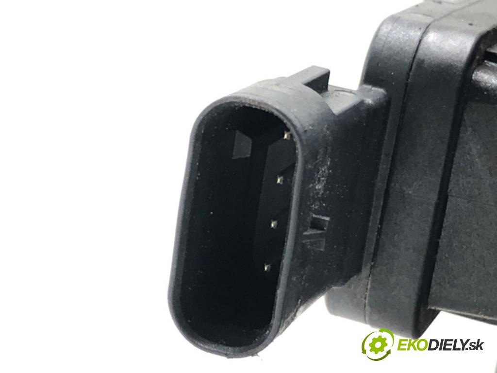 SEAT LEON (5F1) 2012 - 2022    1.6 TDI 77 kW [105 KM] olej napędowy 2012 - 2022  Váha vzduchu 04L906461B (Váhy vzduchu)