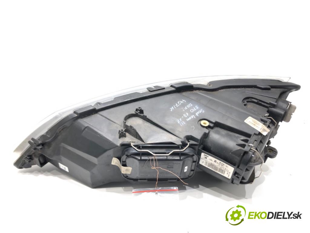 SEAT LEON (5F1) 2012 - 2022    1.6 TDI 77 kW [105 KM] olej napędowy 2012 - 2022  Svetlomet pravy predný 5F1941006A