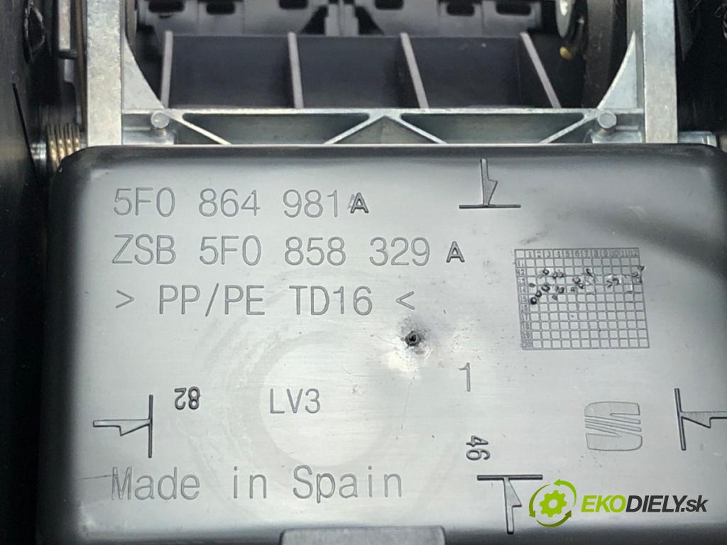 SEAT LEON (5F1) 2012 - 2022    1.6 TDI 77 kW [105 KM] olej napędowy 2012 - 2022  Tunel stredový 5F0864981A (Stredový tunel / panel)