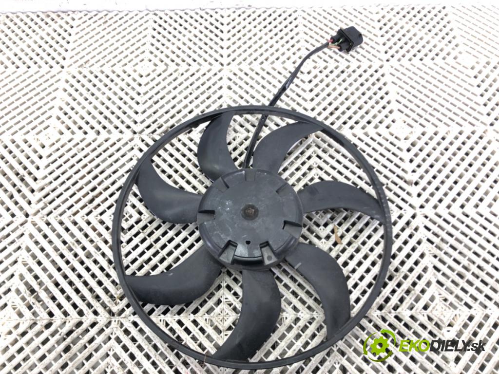 SEAT LEON (5F1) 2012 - 2022    1.6 TDI 77 kW [105 KM] olej napędowy 2012 - 2022  ventilátor chladiče 5Q0959455AL (Ventilátory)