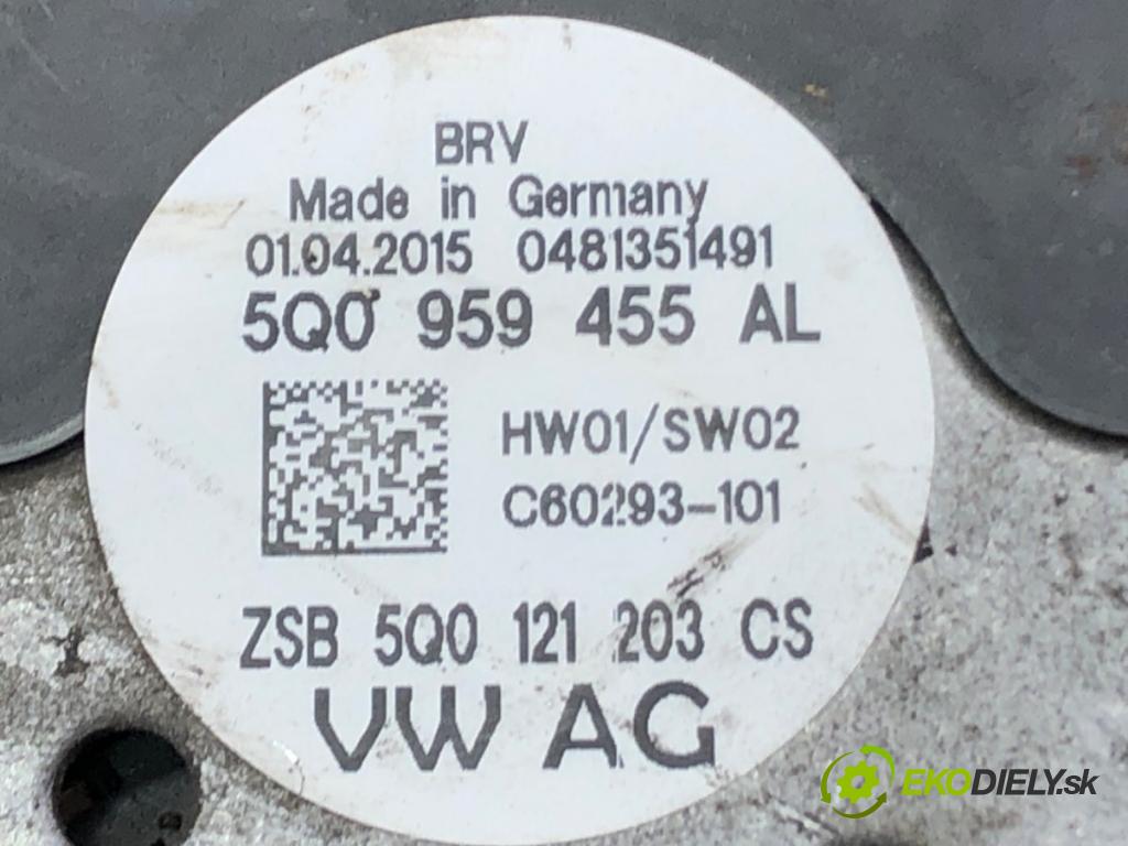 SEAT LEON (5F1) 2012 - 2022    1.6 TDI 77 kW [105 KM] olej napędowy 2012 - 2022  ventilátor chladiče 5Q0959455AL (Ventilátory)