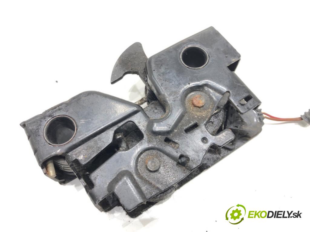 SEAT LEON (5F1) 2012 - 2022    1.6 TDI 77 kW [105 KM] olej napędowy 2012 - 2022  zámok kapoty přední část 5F0823509C