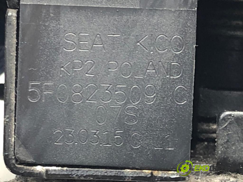 SEAT LEON (5F1) 2012 - 2022    1.6 TDI 77 kW [105 KM] olej napędowy 2012 - 2022  zámok kapoty přední část 5F0823509C