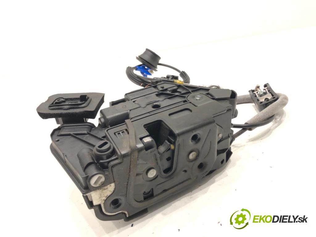 SEAT LEON (5F1) 2012 - 2022    1.6 TDI 77 kW [105 KM] olej napędowy 2012 - 2022  zámok dveře levý zadní část 5K4839015Q