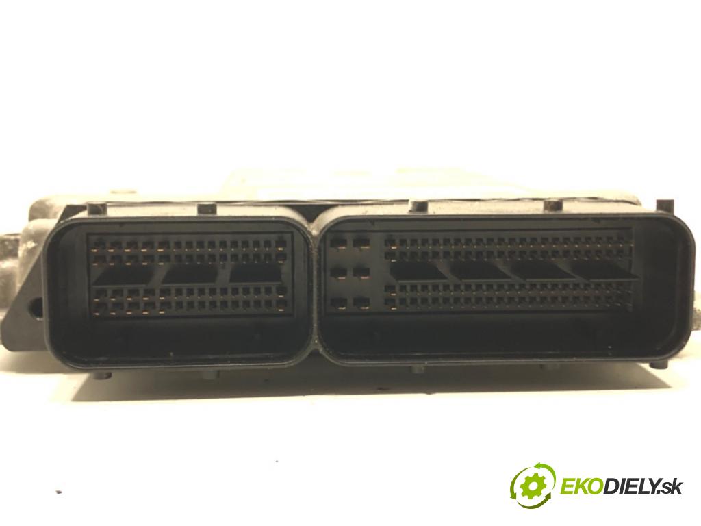SEAT LEON (5F1) 2012 - 2022    1.6 TDI 77 kW [105 KM] olej napędowy 2012 - 2022  riadiaca jednotka Motor 04L987389B (Riadiace jednotky)