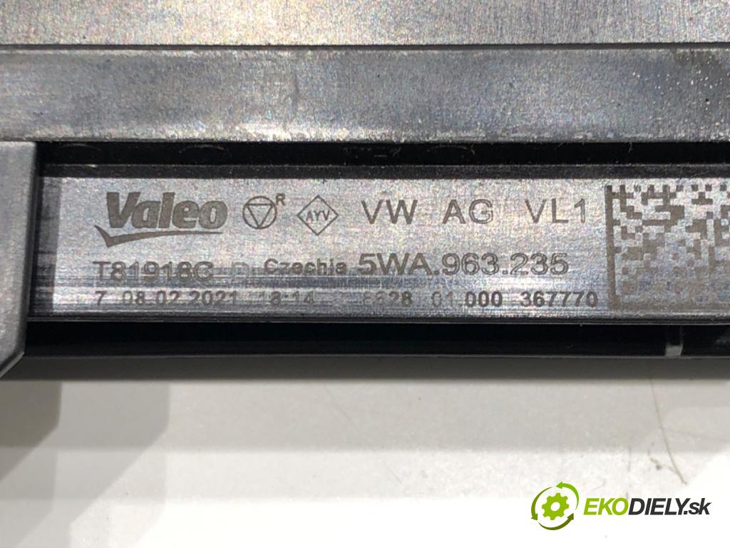 SEAT LEON (5F1) 2012 - 2022    1.6 TDI 77 kW [105 KM] olej napędowy 2012 - 2022  topné těleso radiátor topení elektrická 5WA963235 (Radiátory topení)