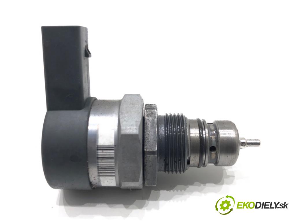 SEAT LEON (5F1) 2012 - 2022    1.6 TDI 77 kW [105 KM] olej napędowy 2012 - 2022  Regulátor tlaku paliva 057130764AB (Ostatné)