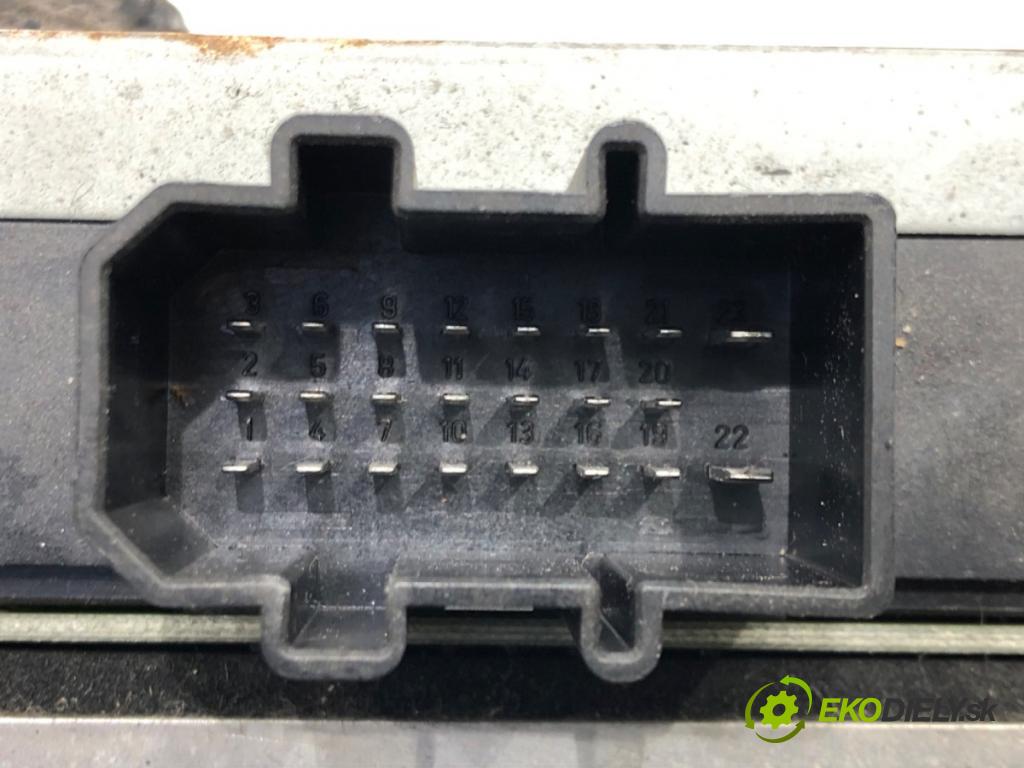 AUDI A4 B7 Avant (8ED) 2004 - 2008    2.0 TDI 125 kW [170 KM] olej napędowy 2006 - 2008  Zosilňovač 8E9035223D (Zosilňovače)