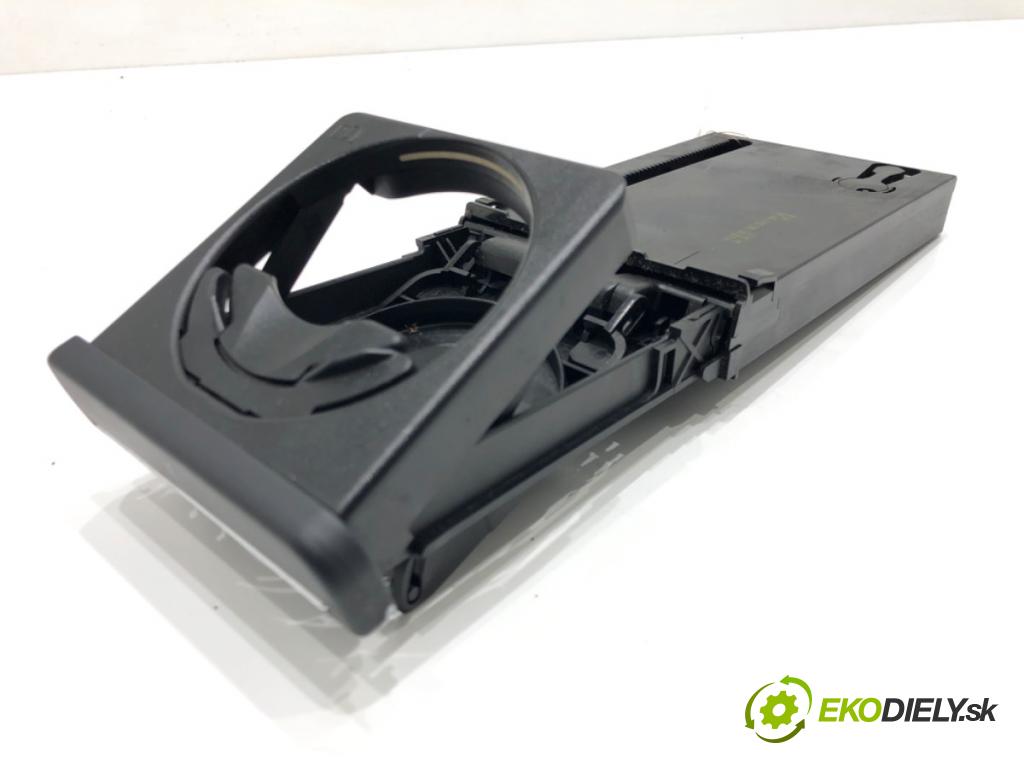 AUDI A4 B7 Avant (8ED) 2004 - 2008    2.0 TDI 125 kW [170 KM] olej napędowy 2006 - 2008  Držiak na nápoje 8E1862534K (Úchyty, držiaky na nápoje)