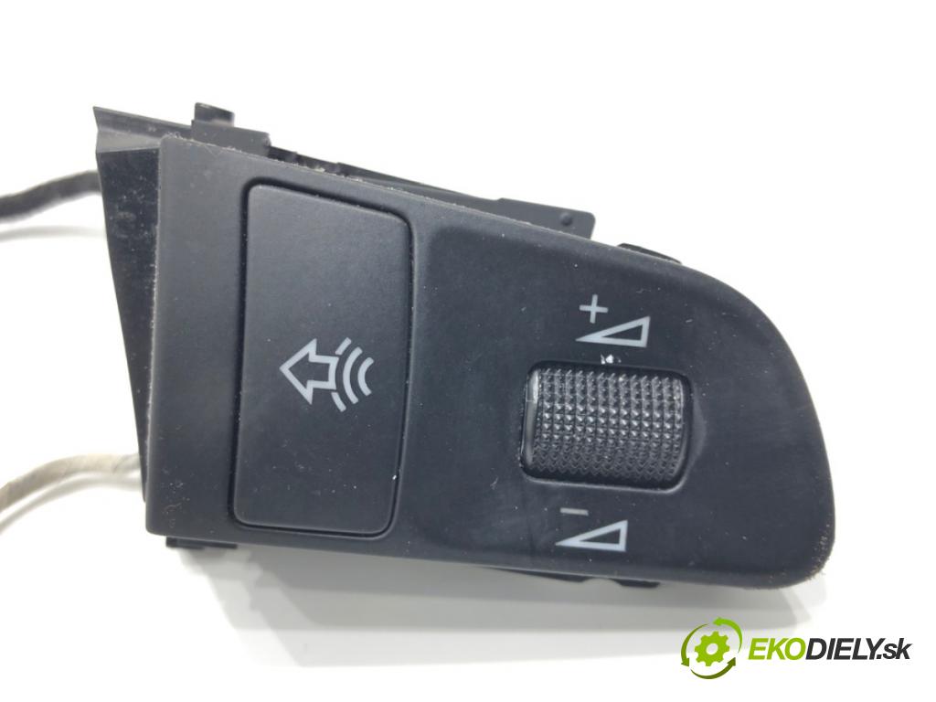 AUDI A4 B7 Avant (8ED) 2004 - 2008    2.0 TDI 125 kW [170 KM] olej napędowy 2006 - 2008  SPÍNAČE: volantu 4F0951527