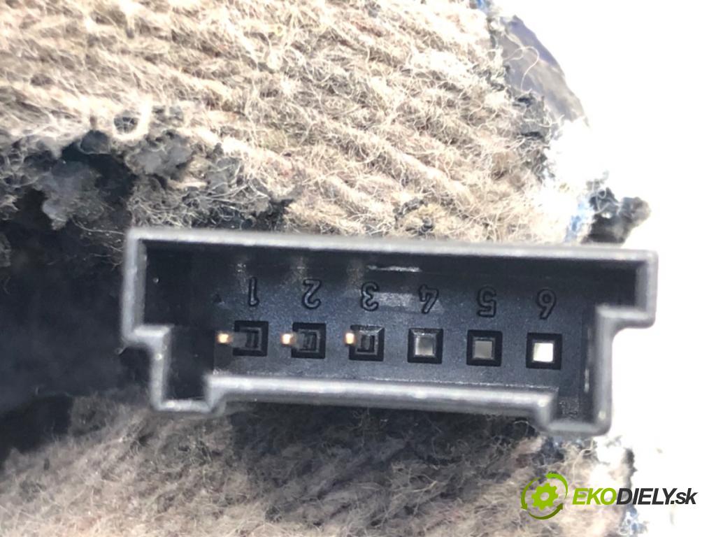 AUDI A4 B7 Avant (8ED) 2004 - 2008    2.0 TDI 125 kW [170 KM] olej napędowy 2006 - 2008  SPÍNAČE: volantu 4F0951527