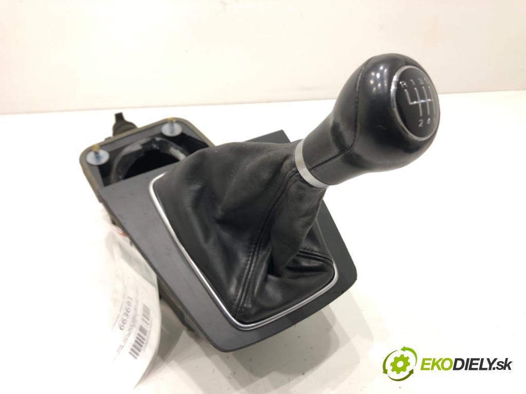 AUDI A4 B7 Avant (8ED) 2004 - 2008    2.0 TDI 125 kW [170 KM] olej napędowy 2006 - 2008  Kulisa 8E0711025 (Rýchlostné páky / kulisy)