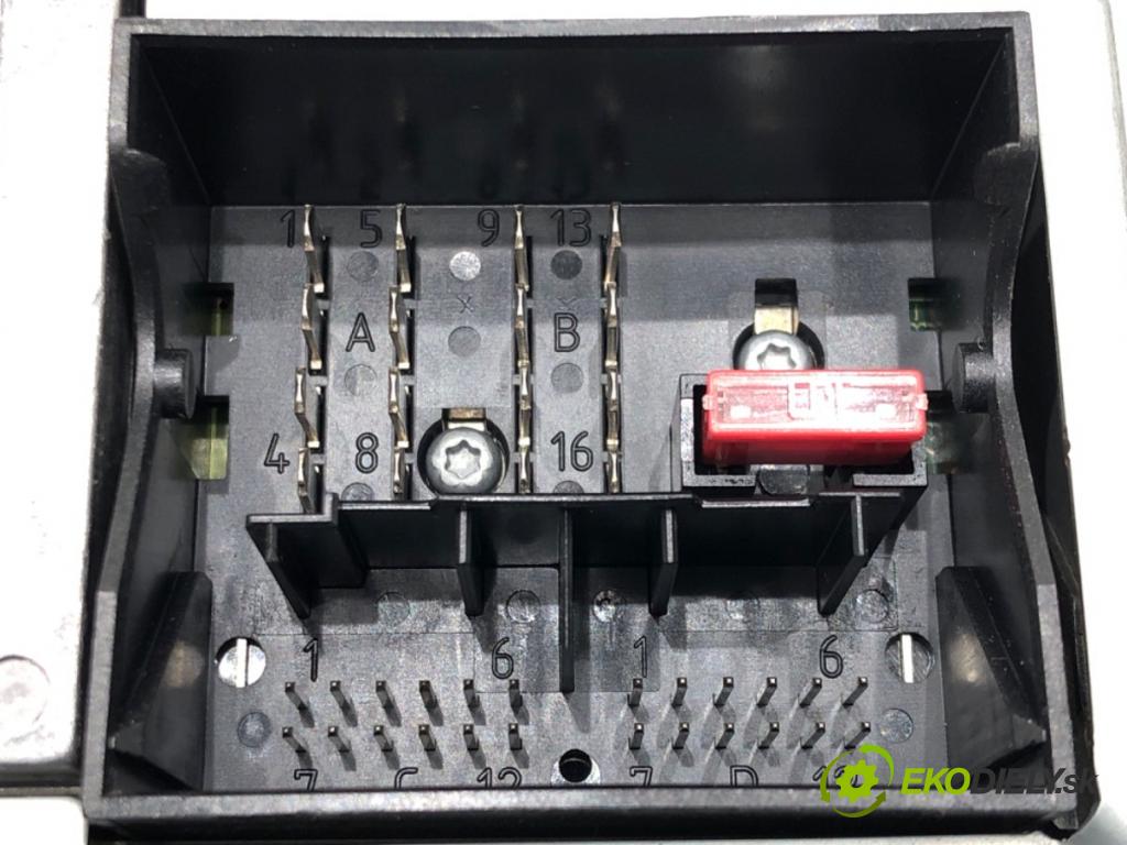 AUDI A4 B7 Avant (8ED) 2004 - 2008    2.0 TDI 125 kW [170 KM] olej napędowy 2006 - 2008  RADIO 8E0035192S (Audio zariadenia)