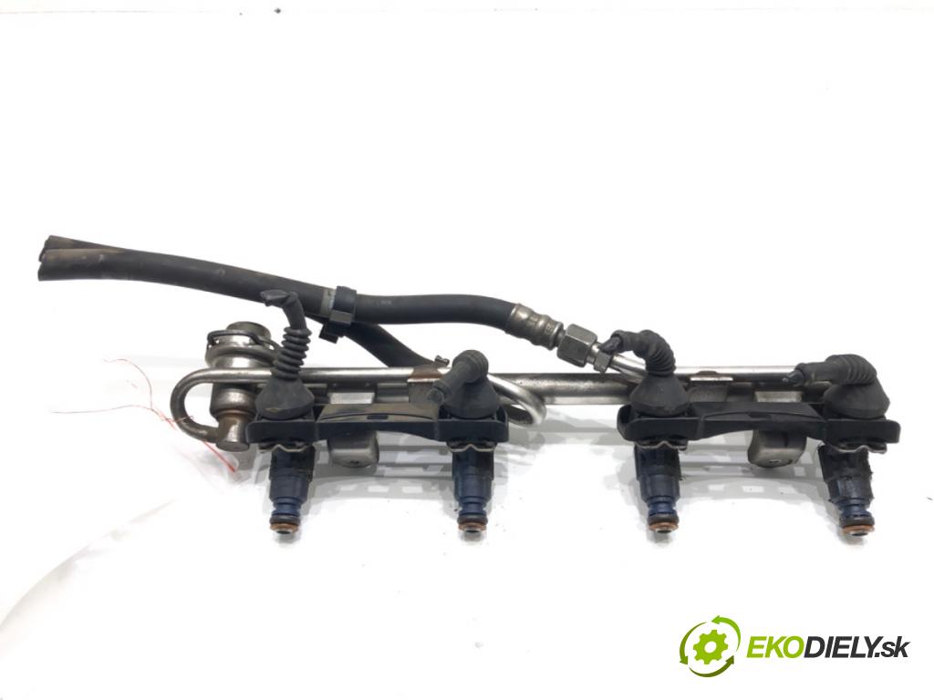 VW PASSAT B5.5 (3B3) 2000 - 2005    1.8 T 20V 110 kW [150 KM] benzyna 2000 - 2005  Lišta vstrekovacia 06B133681 (Vstrekovacie lišty)