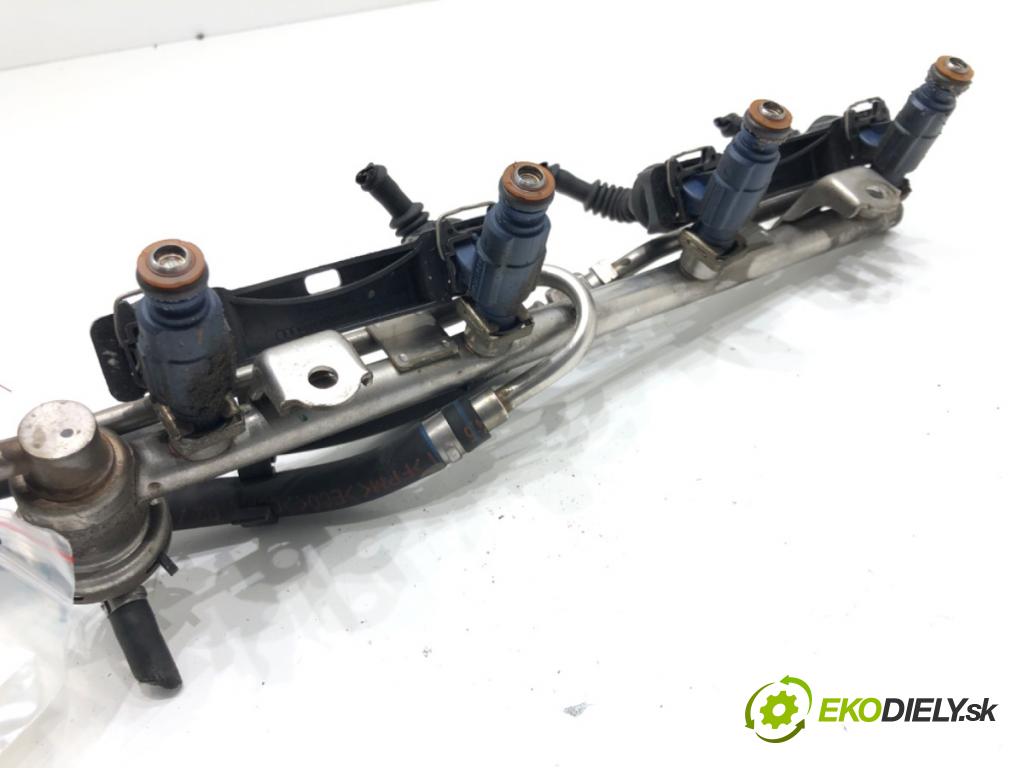 VW PASSAT B5.5 (3B3) 2000 - 2005    1.8 T 20V 110 kW [150 KM] benzyna 2000 - 2005  Lišta vstrekovacia 06B133681 (Vstrekovacie lišty)