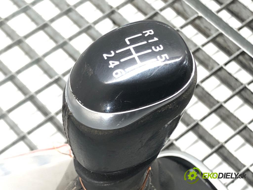 RENAULT KADJAR (HA_, HL_) 2015 - 2022    1.6 dCi 130 4x4 96 kW [130 KM] olej napędowy 2015 - 2022  Kulisa 341042625R (Rýchlostné páky / kulisy)