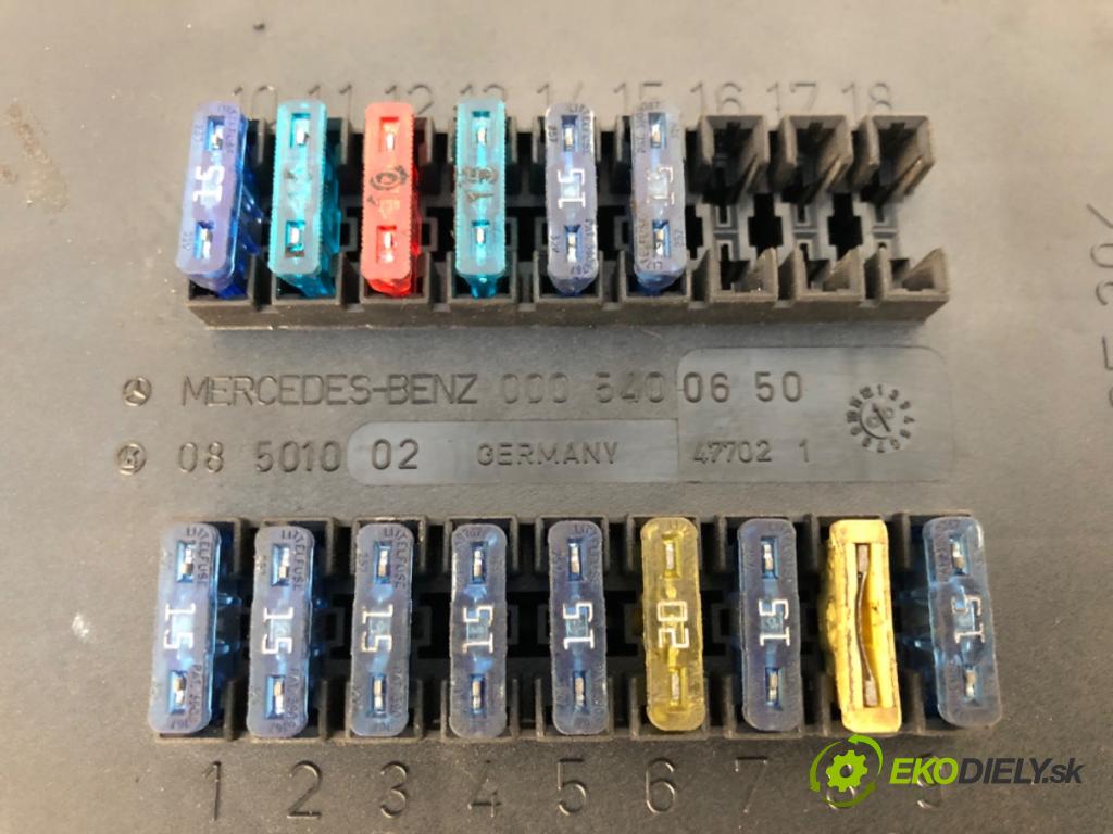 MERCEDES-BENZ VITO Autobus (W638) 1996 - 2003    108 CDI 2.2 (638.194) 60 kW [82 KM] olej napędowy 1999 - 2003  skříňka poistková 0005400650 (Pojistkové skříňky)