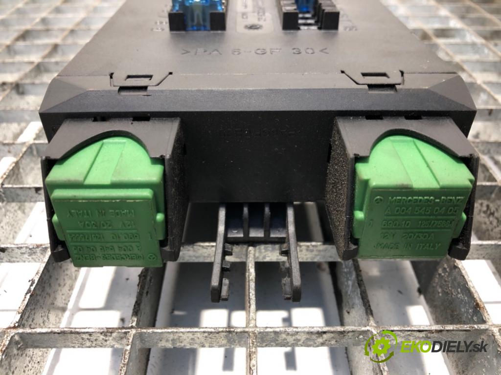 MERCEDES-BENZ VITO Autobus (W638) 1996 - 2003    108 CDI 2.2 (638.194) 60 kW [82 KM] olej napędowy 1999 - 2003  skříňka poistková 0005400650 (Pojistkové skříňky)