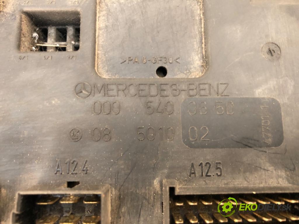 MERCEDES-BENZ VITO Autobus (W638) 1996 - 2003    108 CDI 2.2 (638.194) 60 kW [82 KM] olej napędowy 1999 - 2003  skříňka poistková 0005400650 (Pojistkové skříňky)