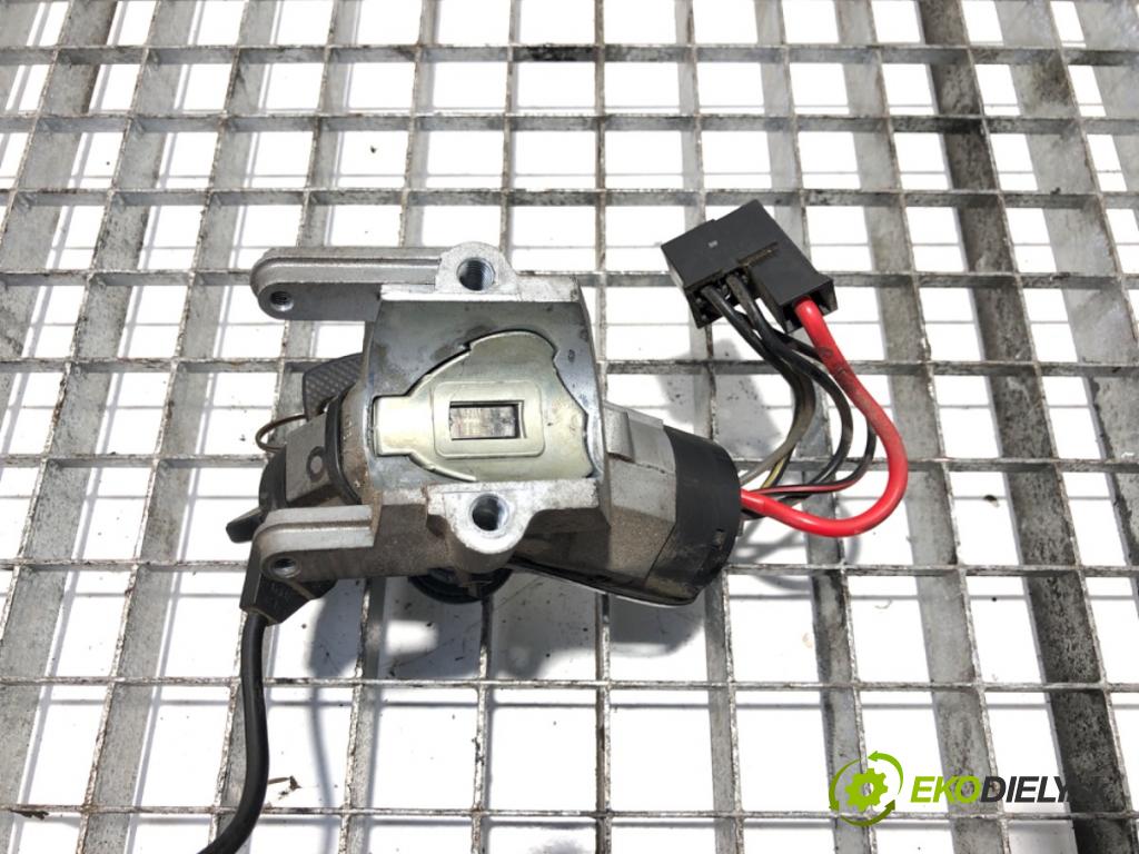 MERCEDES-BENZ VITO Autobus (W638) 1996 - 2003    108 CDI 2.2 (638.194) 60 kW [82 KM] olej napędowy 1999 - 2003  spinačka A9014600104 (Spínacie skrinky a kľúče)