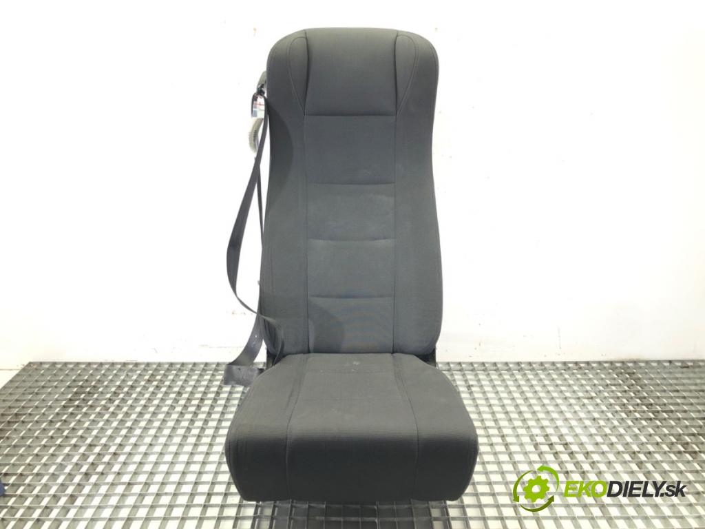 VW CADDY IV Nadwozie pełne/minivan (SAA, SAH) 2015 - 2022    2.0 TDI 55 kW [75 KM] olej napędowy 2015 - 2020  Sedadlo zadný pravy  (Sedačky, sedadlá)