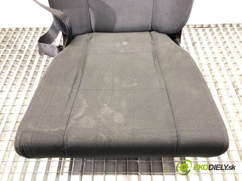 VW CADDY IV Nadwozie pełne/minivan (SAA, SAH) 2015 - 2022    2.0 TDI 55 kW [75 KM] olej napędowy 2015 - 2020  Sedadlo zadný pravy  (Sedačky, sedadlá)