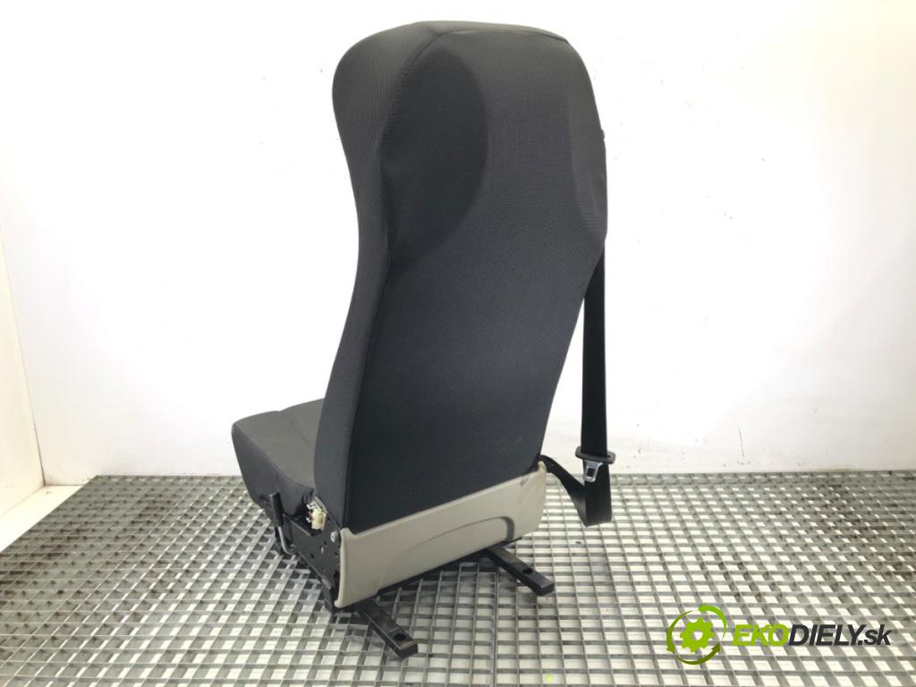 VW CADDY IV Nadwozie pełne/minivan (SAA, SAH) 2015 - 2022    2.0 TDI 55 kW [75 KM] olej napędowy 2015 - 2020  Sedadlo zadný pravy  (Sedačky, sedadlá)