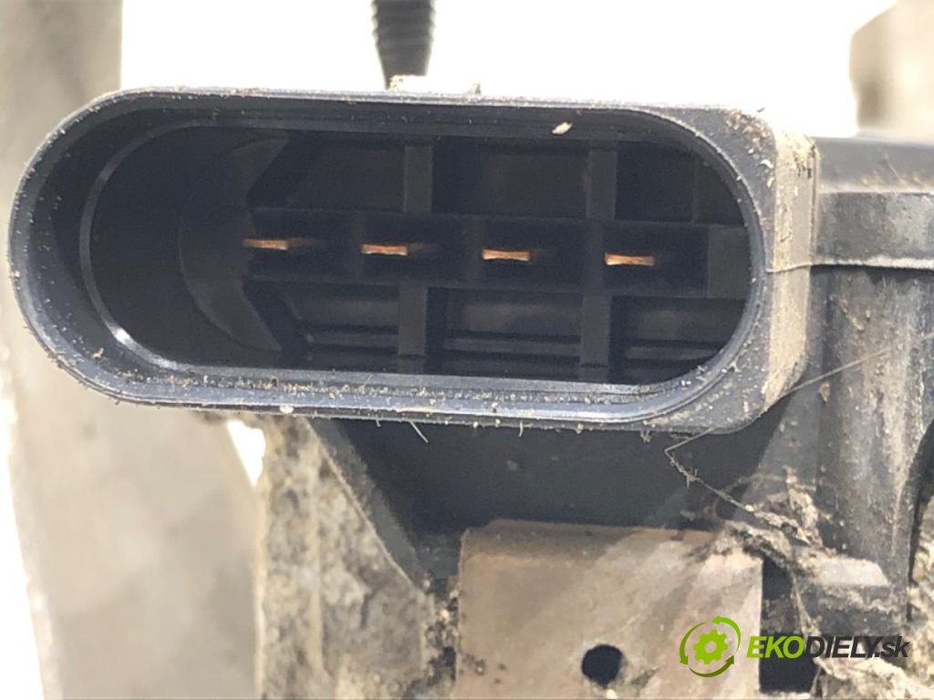 VW CADDY IV Nadwozie pełne/minivan (SAA, SAH) 2015 - 2022    2.0 TDI 55 kW [75 KM] olej napędowy 2015 - 2020  Mechanizmus stieračov predný 2K1955023H 3397021968 (Motorčeky stieračov predné)