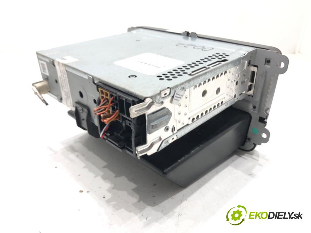 VW CADDY IV Nadwozie pełne/minivan (SAA, SAH) 2015 - 2022    2.0 TDI 55 kW [75 KM] olej napędowy 2015 - 2020  RADIO 5K0035156A (Audio zariadenia)