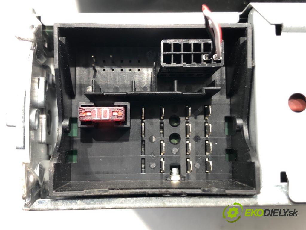 VW CADDY IV Nadwozie pełne/minivan (SAA, SAH) 2015 - 2022    2.0 TDI 55 kW [75 KM] olej napędowy 2015 - 2020  RADIO 5K0035156A (Audio zariadenia)