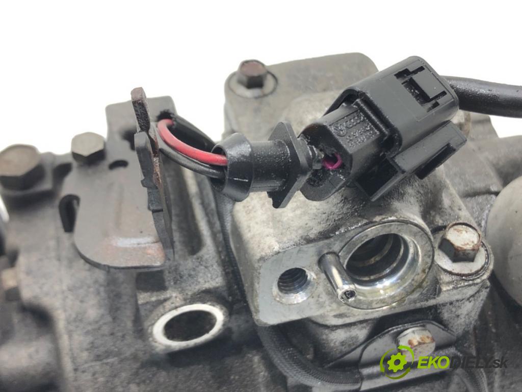 VW POLO (9N_, 9A_) 2001 - 2014    1.2 12V 47 kW [64 KM] benzyna 2001 - 2007  kompresor klimatizace 6Q0820803G (Kompresory)
