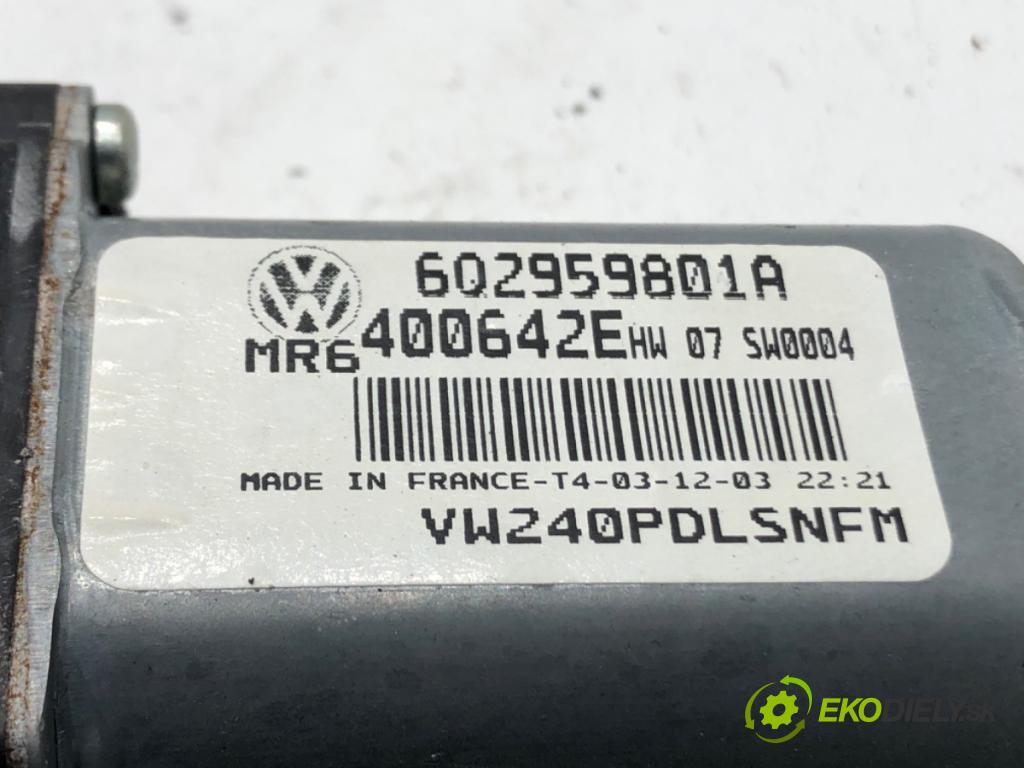 VW POLO (9N_, 9A_) 2001 - 2014    1.2 12V 47 kW [64 KM] benzyna 2001 - 2007  motor sťahovaní okna pravý přední část 6Q2959801A