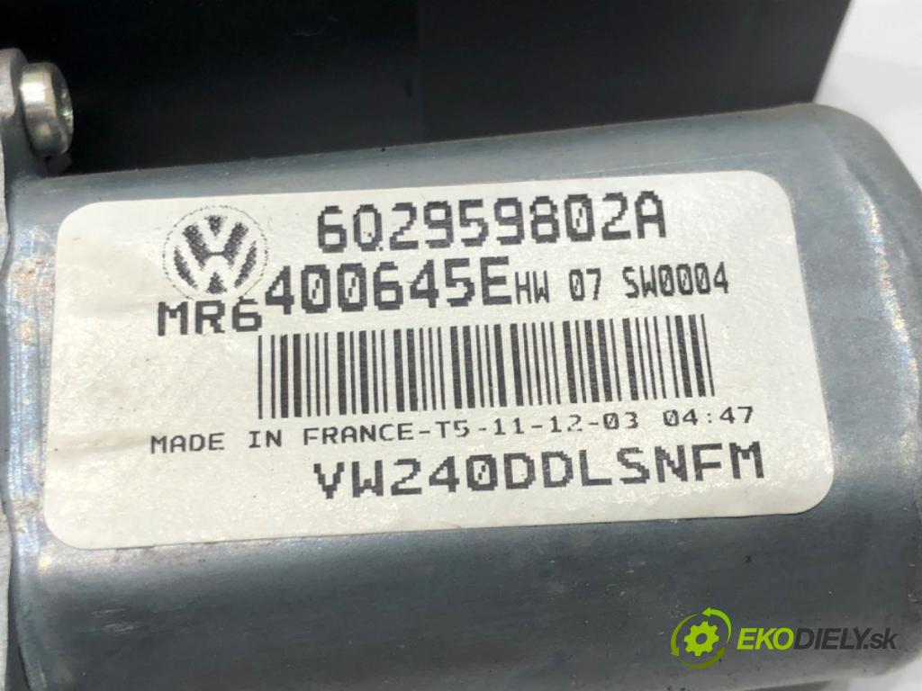 VW POLO (9N_, 9A_) 2001 - 2014    1.2 12V 47 kW [64 KM] benzyna 2001 - 2007  motor sťahovaní okna levý přední část 6Q2959802A