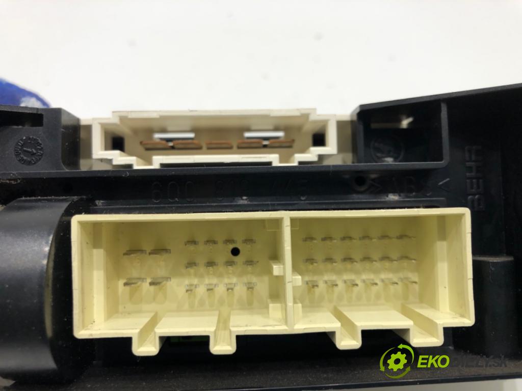 VW POLO (9N_, 9A_) 2001 - 2014    1.2 12V 47 kW [64 KM] benzyna 2001 - 2007  Panel ovládania kúrenia 6Q0820045E (Prepínače, spínače, tlačidlá a ovládače kúrenia)