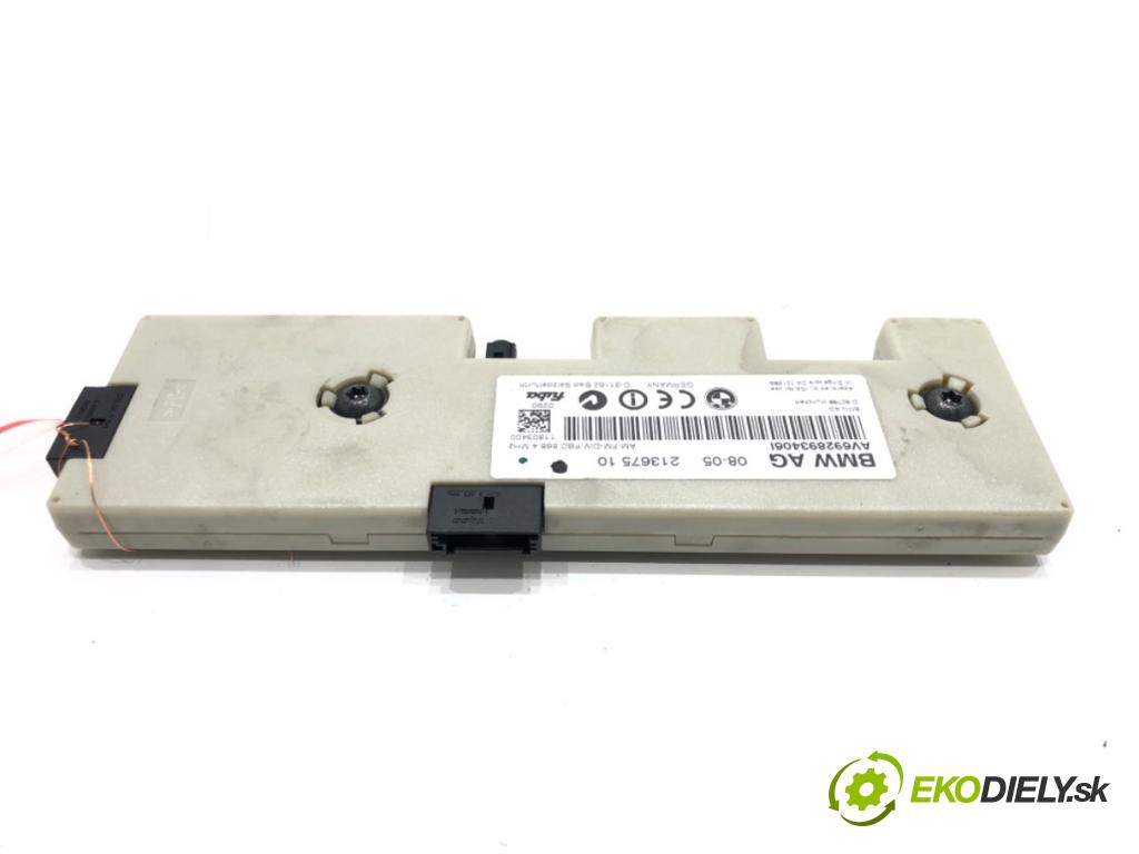 BMW 3 (E90) 2004 - 2012    320 d 120 kW [163 KM] olej napędowy 2004 - 2011  Zosilňovač Antenní: 6928934 (Zosilňovače)