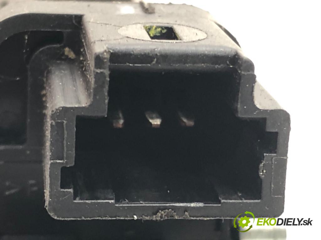 CITROEN C4 I (LC_) 2004 - 2014    1.6 HDi 80 kW [109 KM] olej napędowy 2004 - 2011  spinačka 9649781080 (Spínacie skrinky a kľúče)