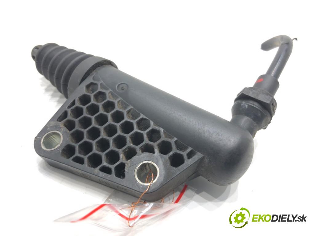 SUZUKI SWIFT III (MZ, EZ) 2005 - 2022    1.3 (RS 413) 68 kW [92 KM] benzyna 2005 - 2022  Spojkový valec pumpa spojky  (Valce a ložiská)