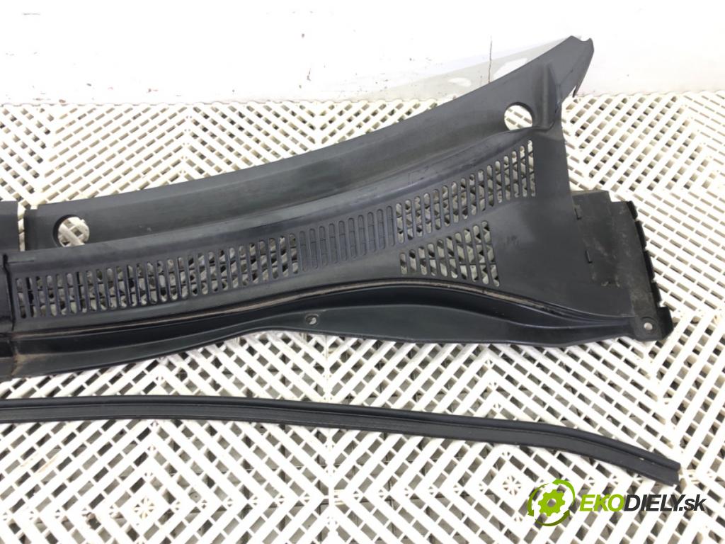 SUZUKI SWIFT III (MZ, EZ) 2005 - 2022    1.3 (RS 413) 68 kW [92 KM] benzyna 2005 - 2022  Torpédo, plast pod čelné okno 72341-62J0 (Torpéda)