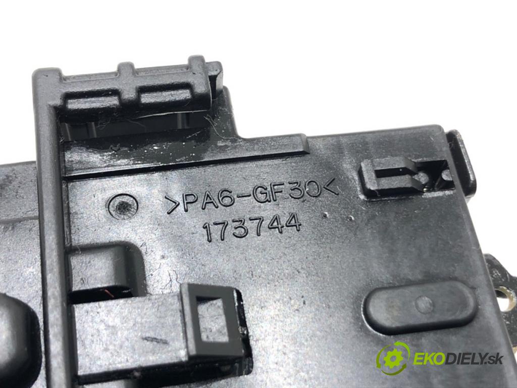 FIAT SEDICI (189_) 2006 - 2014    1.9 D Multijet 88 kW [120 KM] olej napędowy 2006 - 2011  Prepínač smeroviek 173744 (Prepínače, spínače, tlačidlá a ovládače kúrenia)