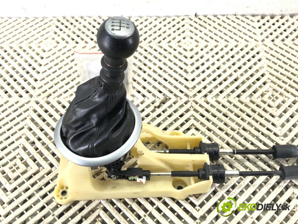 FIAT SEDICI (189_) 2006 - 2014    1.9 D Multijet 88 kW [120 KM] olej napędowy 2006 - 2011  Kulisa  (Rýchlostné páky / kulisy)