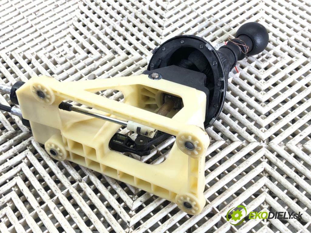 FIAT SEDICI (189_) 2006 - 2014    1.9 D Multijet 88 kW [120 KM] olej napędowy 2006 - 2011  Kulisa  (Rýchlostné páky / kulisy)