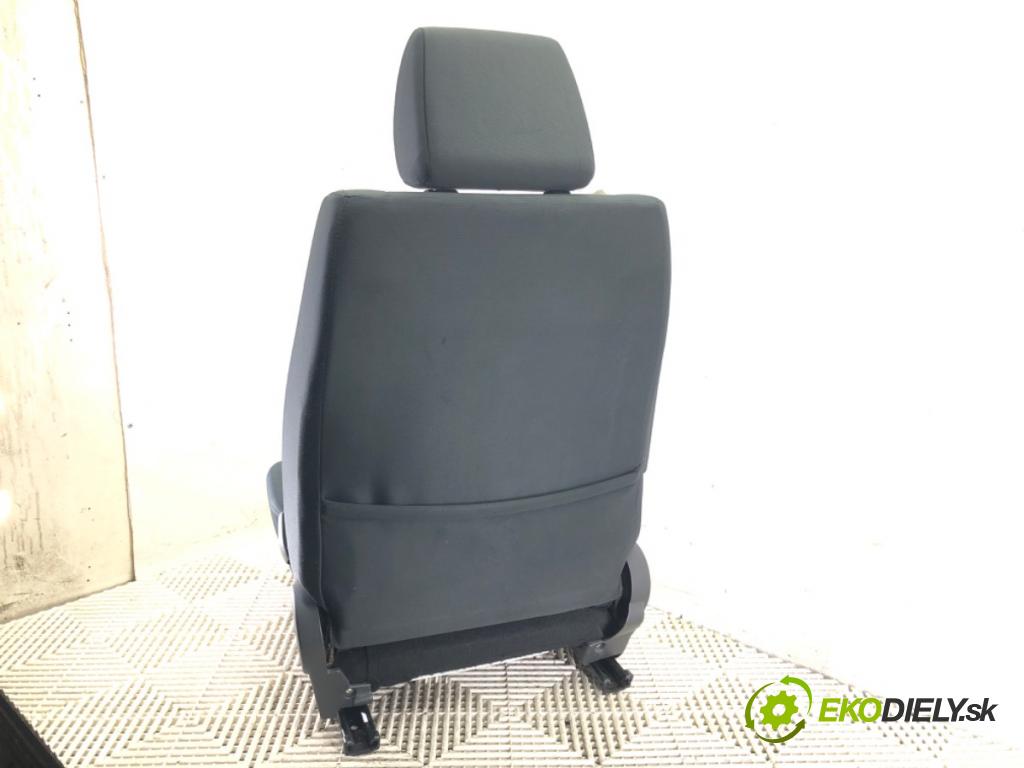 FIAT SEDICI (189_) 2006 - 2014    1.9 D Multijet 88 kW [120 KM] olej napędowy 2006 - 2011  Sedadlo pravy predný
