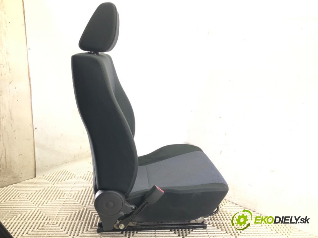 FIAT SEDICI (189_) 2006 - 2014    1.9 D Multijet 88 kW [120 KM] olej napędowy 2006 - 2011  Sedadlo ľavy predný