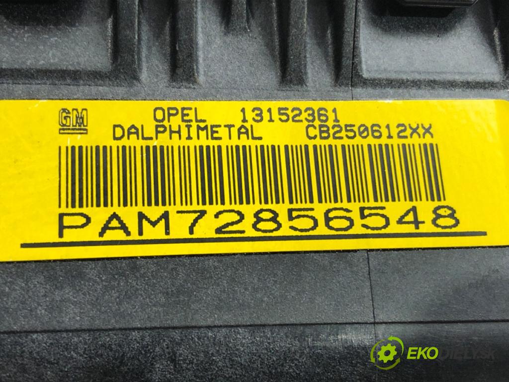 OPEL CORSA D (S07) 2006 - 2014    1.2 (L08, L68) 59 kW [80 KM] benzyna 2006 - 2014  AirBag spolujazdca 13152361 (Airbagy)
