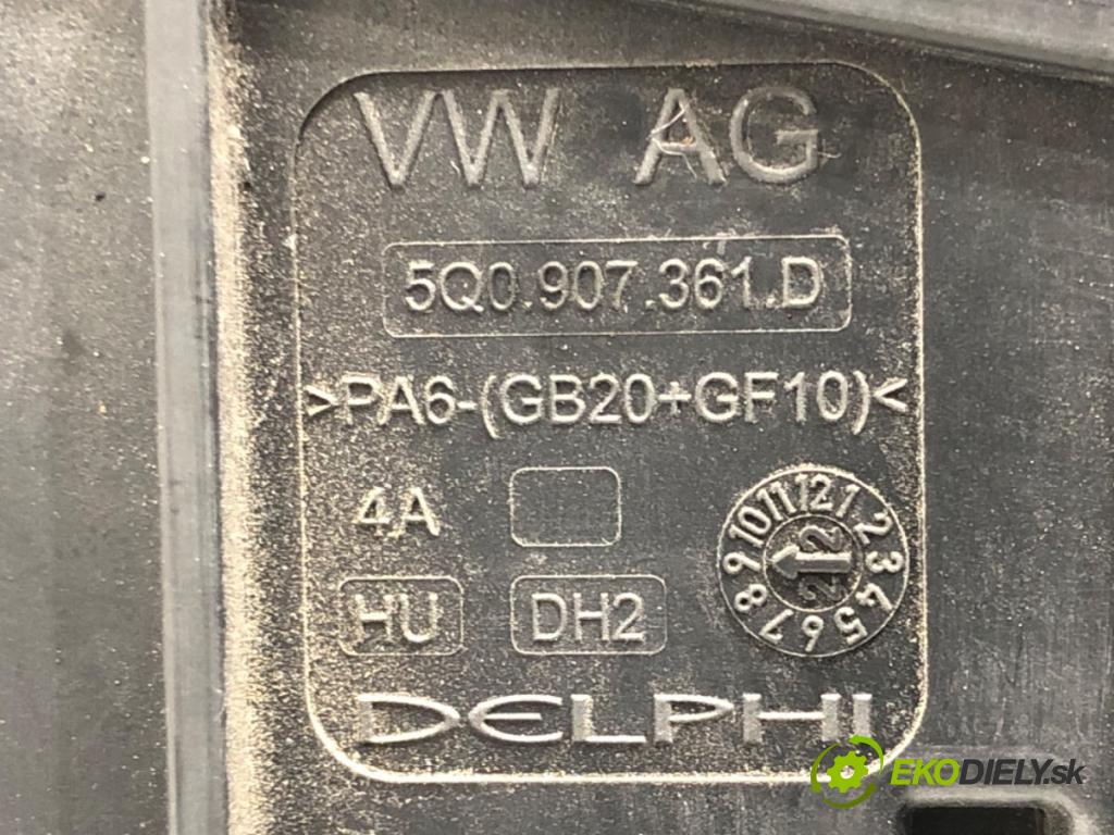 SKODA SUPERB III (3V3) 2015 - 2022    2.0 TDI 147 kW [200 KM] olej napędowy 2020 - 2022  skříňka poistková 5Q0907361D (Pojistkové skříňky)